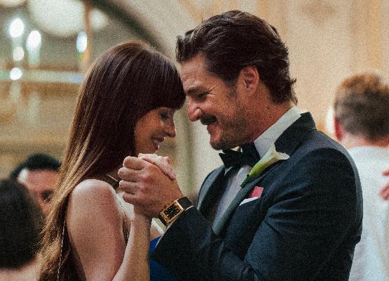 AMORES MATERIALISTAS
